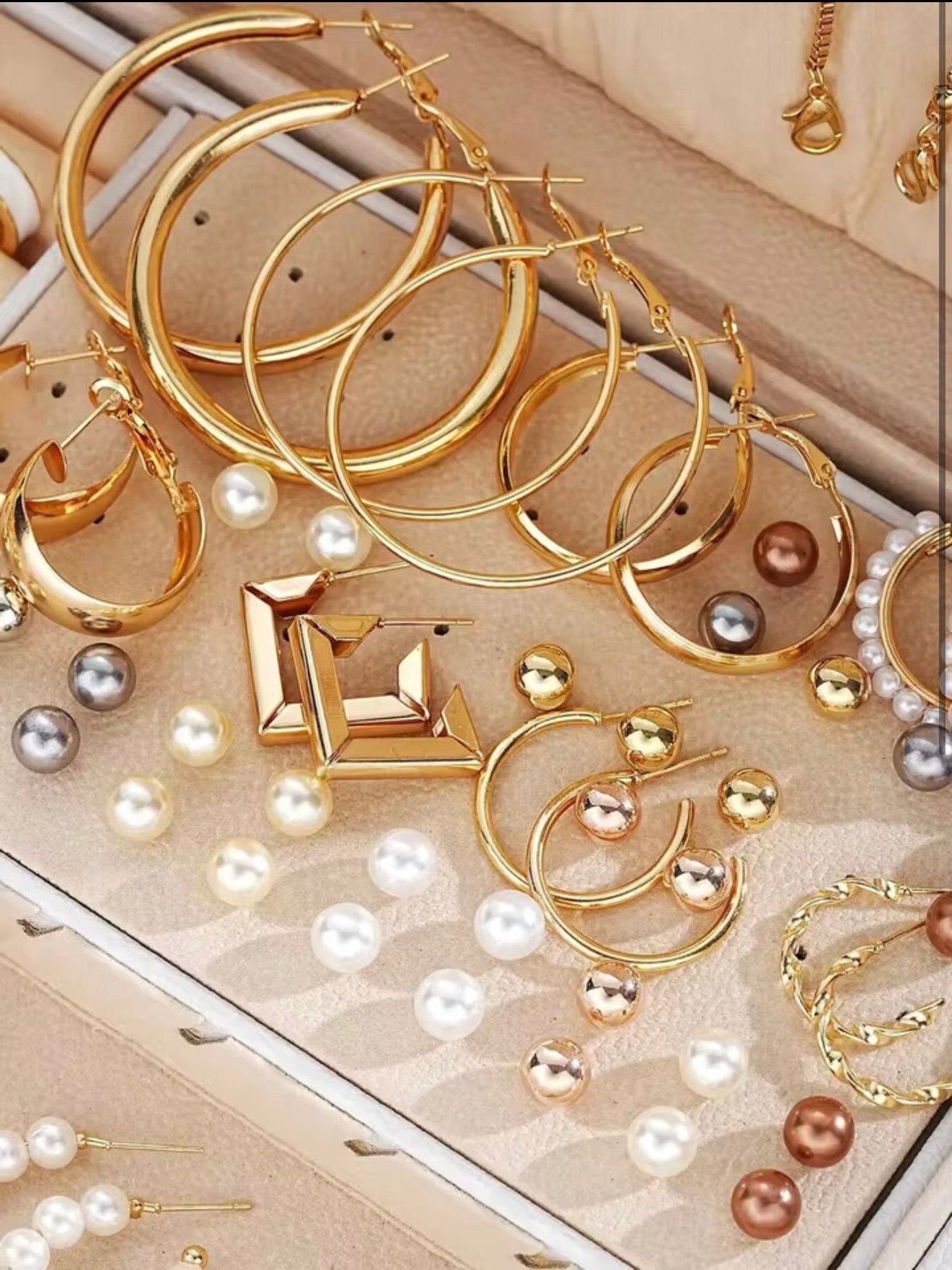 Dluxe 32-Piece Gold Pearl Jewelry Collection Box | Necklaces, Hoops, Rings & Earrings Set